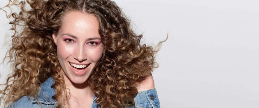 styling curly hair